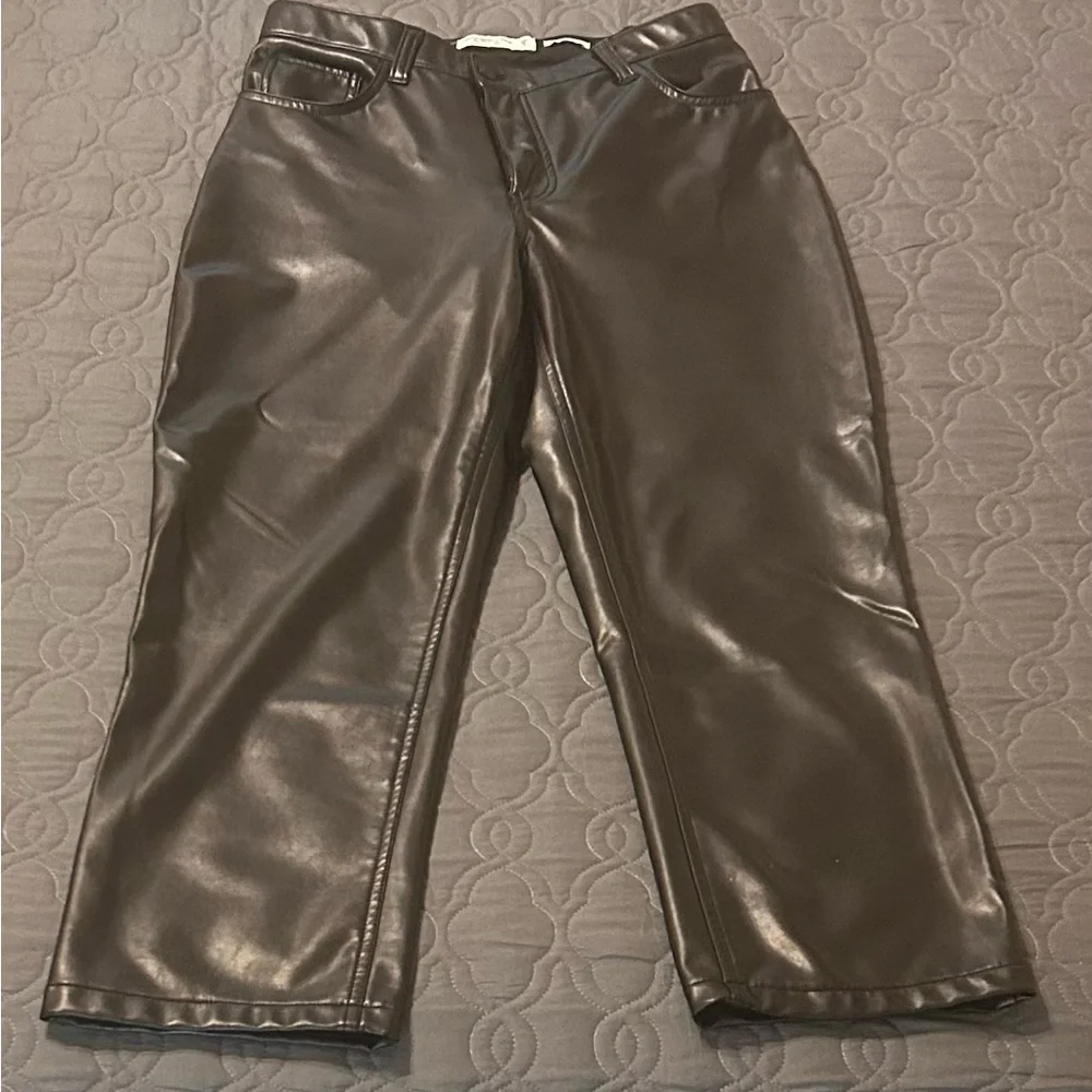 Abercrombie & Fitch Curve Love Vegan Leather 90’s Pant